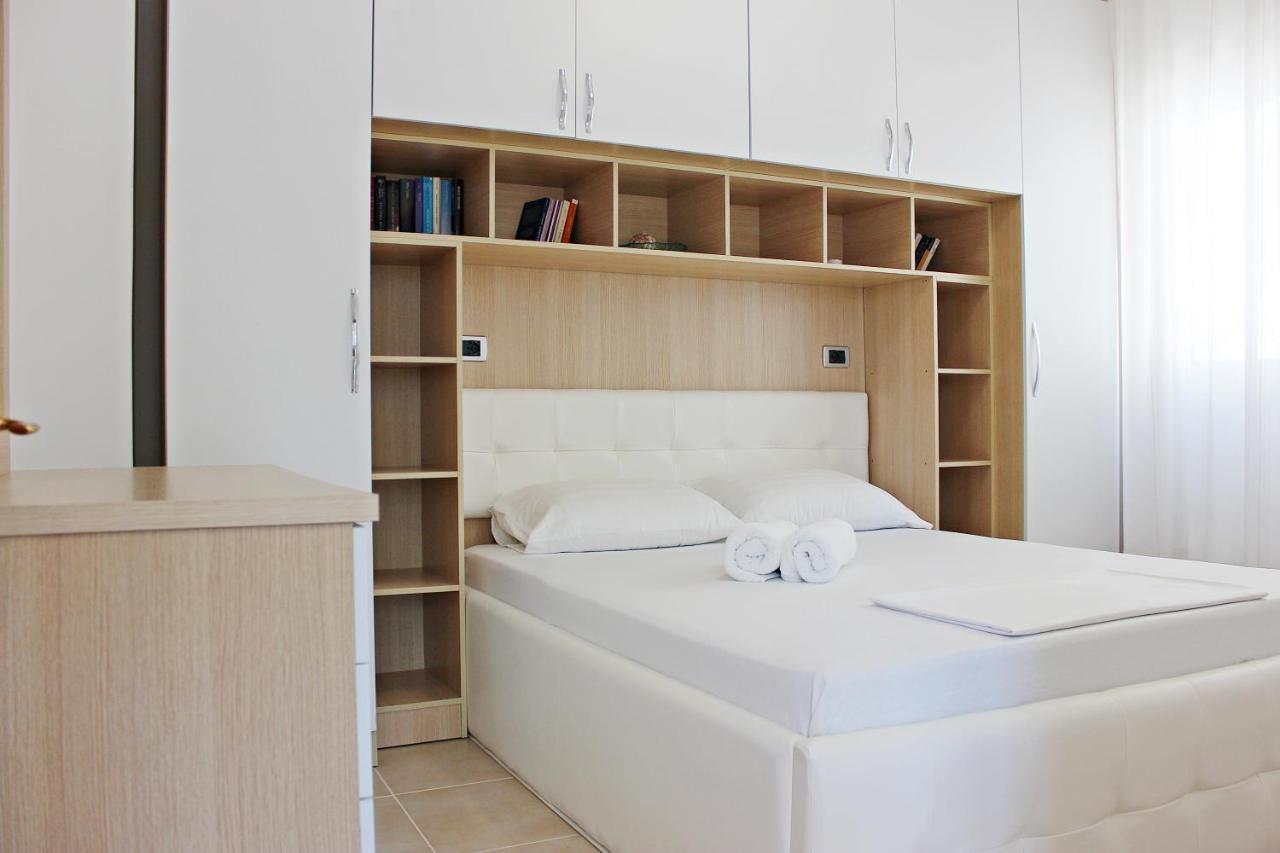 Sunny Apts Apartment *